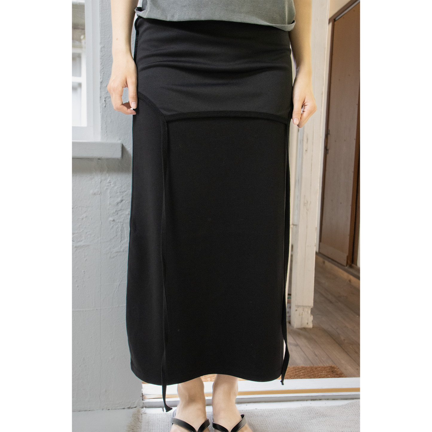 button slit 2way skirt (Black)