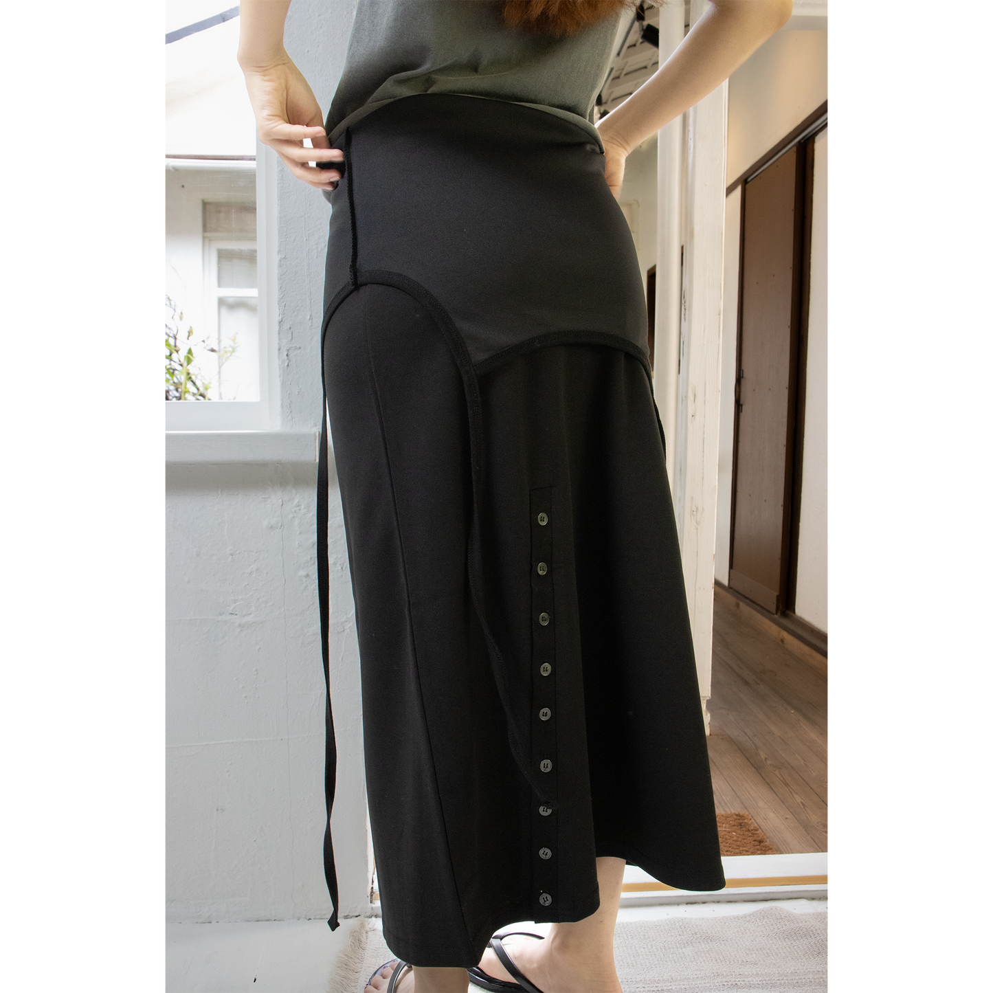 button slit 2way skirt (Black)