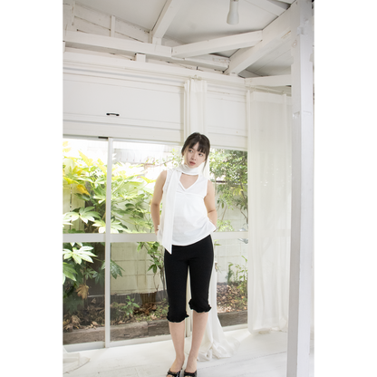 muse ruffle capri pants